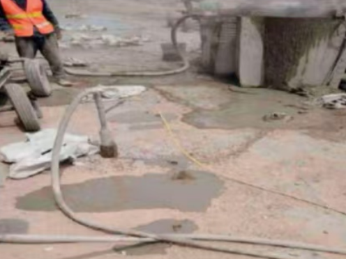 长丰镇水泥混凝土路面板底注浆技术 路面脱空注浆整治方案