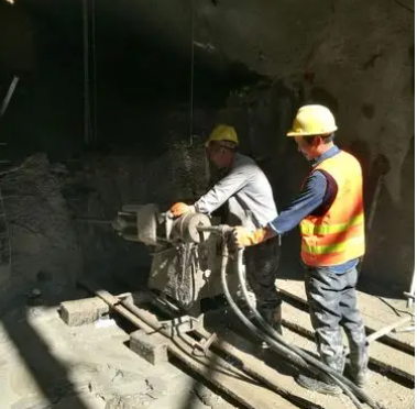 长丰镇水下抗分散灌浆料特点 水下不分散注浆料介绍