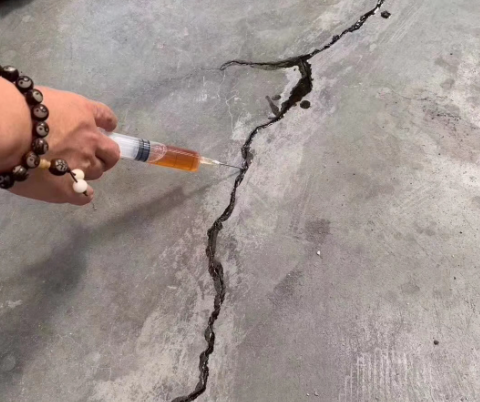 长丰镇混凝土裂缝修补技术详解​